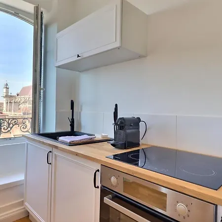 Le Foch - Studio Tout Equipe Avec Vue Sur La Ville - Mon Groom Apartment Troyes
